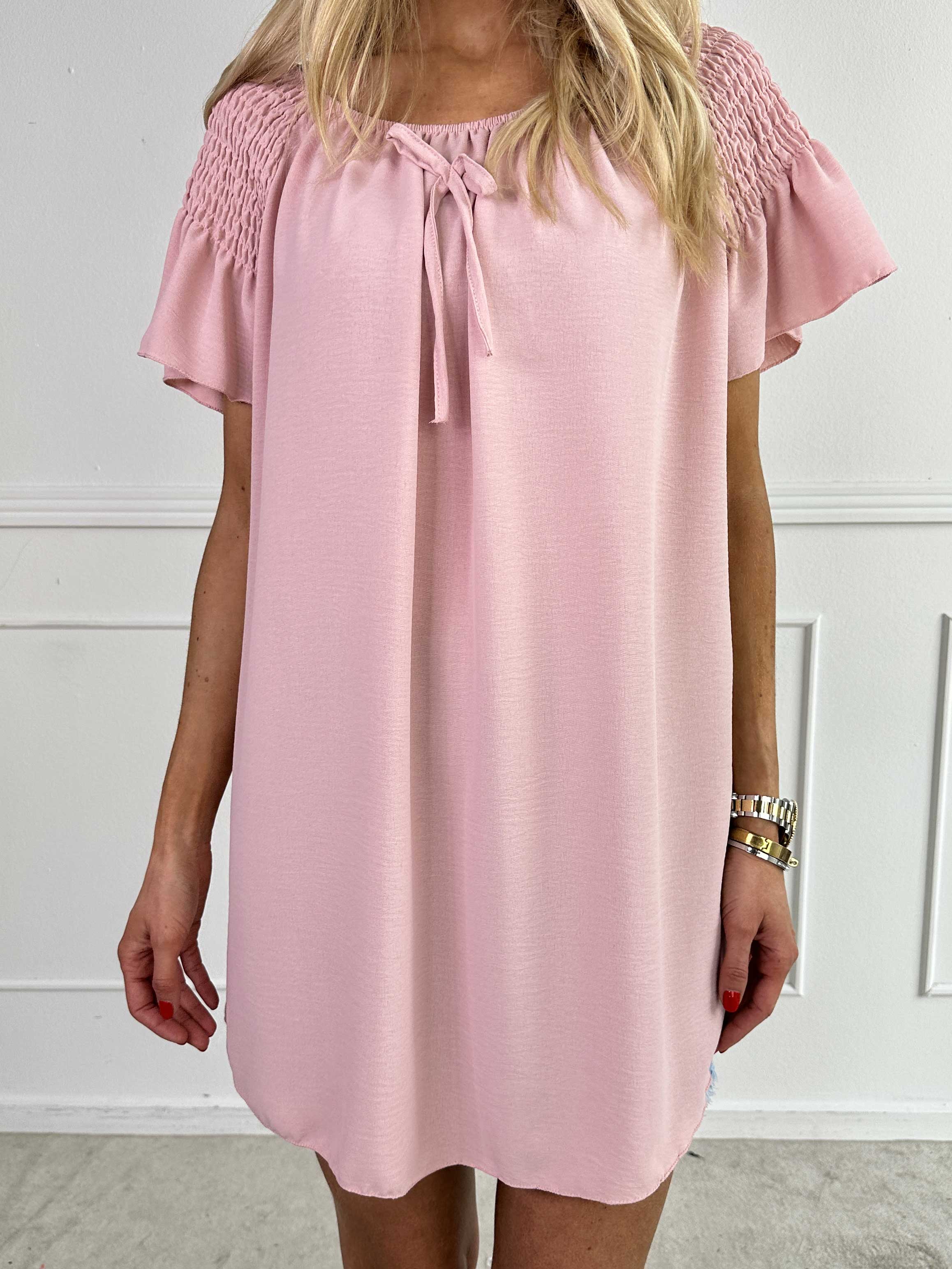 Esther - Sød tunika med flæseærmer og elastik i udskæringen